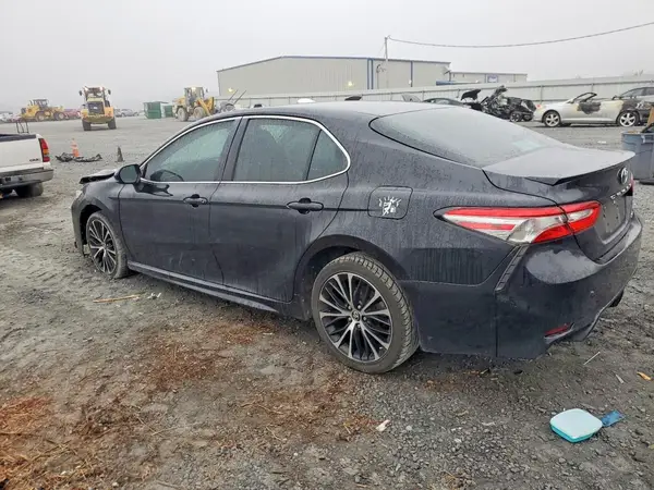 4T1B11HK0JU077040 2018 TOYOTA CAMRY - Image 2