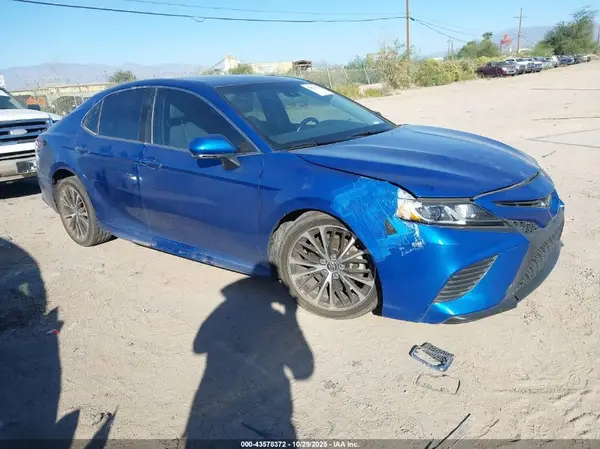 4T1B11HK0JU080133 2018 TOYOTA CAMRY - Image 1