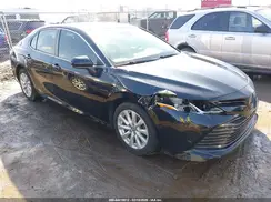 4T1B11HK0JU081749 2018 TOYOTA CAMRY
