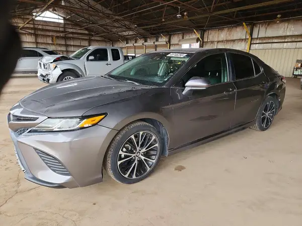 4T1B11HK0JU082416 2018 TOYOTA CAMRY - Image 1