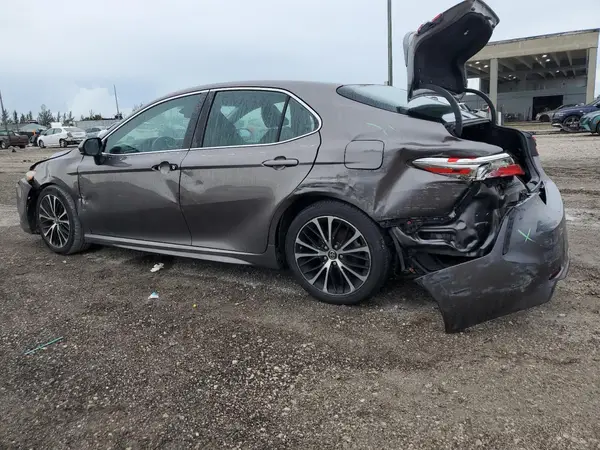 4T1B11HK0JU083761 2018 TOYOTA CAMRY - Image 2