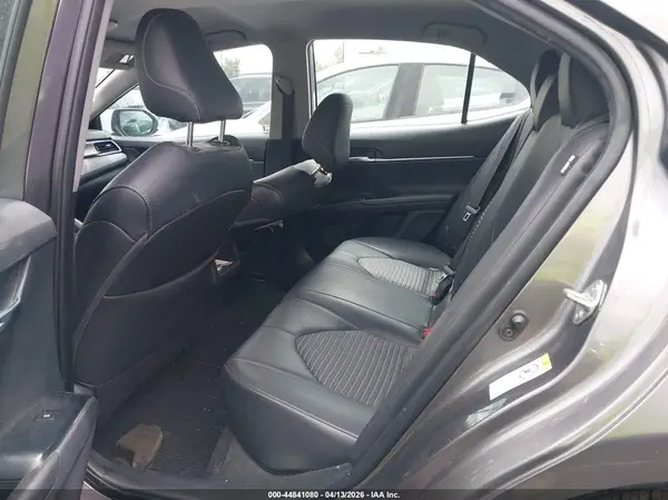 4T1B11HK0JU083792 2018 TOYOTA CAMRY - Image 8