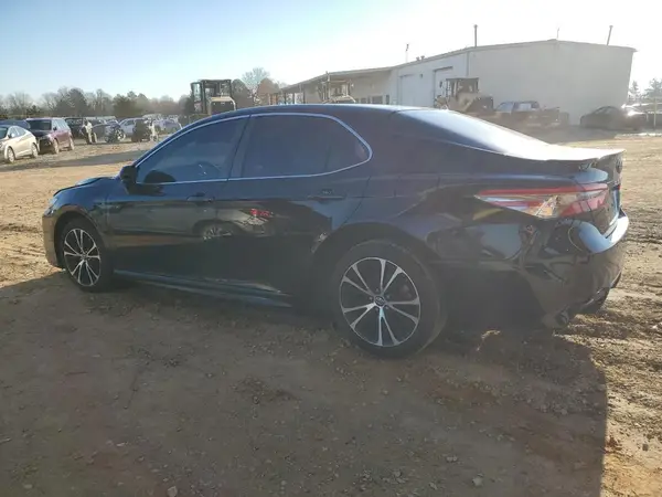 4T1B11HK0JU083825 2018 TOYOTA CAMRY - Image 2