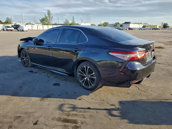4T1B11HK0JU086384 2018 TOYOTA CAMRY - Image 2