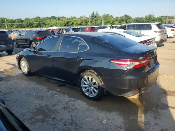 4T1B11HK0JU087650 2018 TOYOTA CAMRY - Image 2