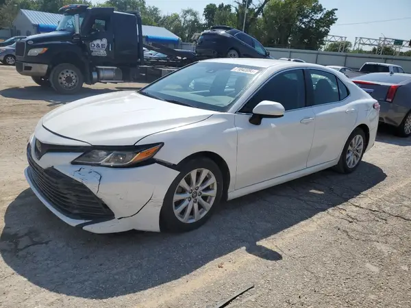 4T1B11HK0JU089818 2018 TOYOTA CAMRY - Image 1