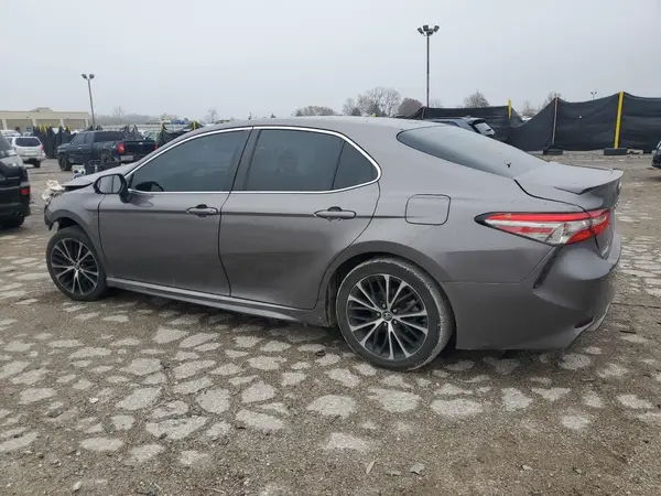 4T1B11HK0JU091262 2018 TOYOTA CAMRY - Image 2