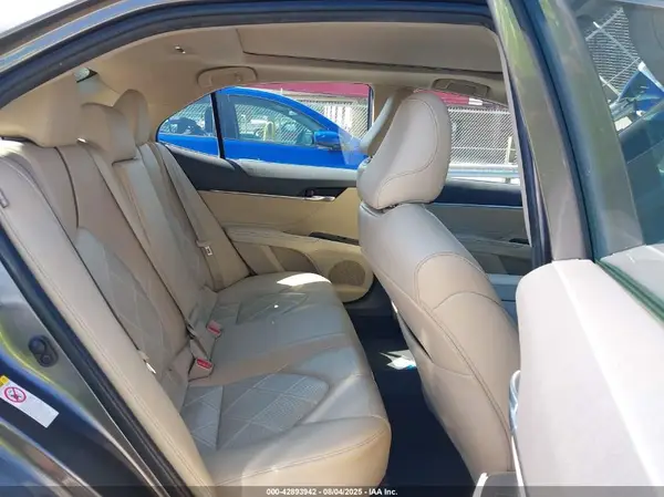 4T1B11HK0JU091648 2018 TOYOTA CAMRY - Image 8
