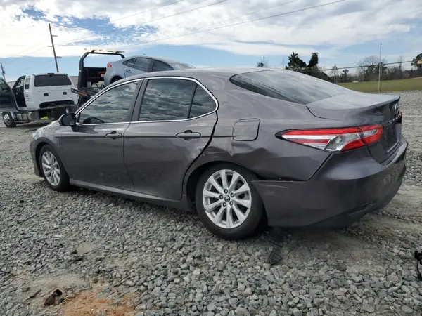 4T1B11HK0JU093383 2018 TOYOTA CAMRY - Image 2