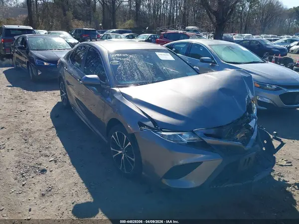 4T1B11HK0JU095277 2018 TOYOTA CAMRY - Image 1