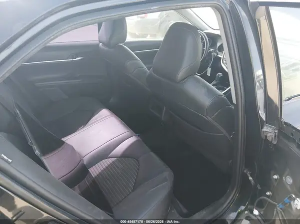 4T1B11HK0JU097563 2018 TOYOTA CAMRY - Image 8