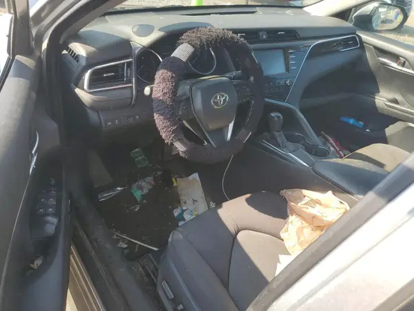 4T1B11HK0JU097689 2018 TOYOTA CAMRY - Image 8