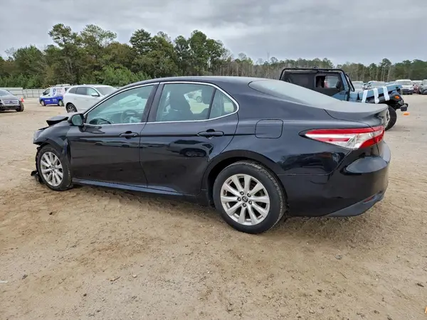 4T1B11HK0JU098373 2018 TOYOTA CAMRY - Image 2