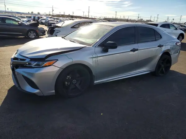 4T1B11HK0JU100851 2018 TOYOTA CAMRY - Image 1