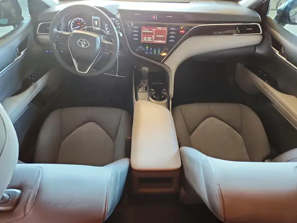 4T1B11HK0JU101739 2018 TOYOTA CAMRY - Image 8