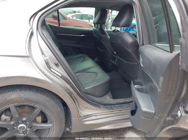 4T1B11HK0JU102812 2018 TOYOTA CAMRY - Image 8