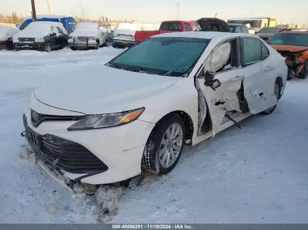 4T1B11HK0JU106634 2018 TOYOTA CAMRY - Image 2