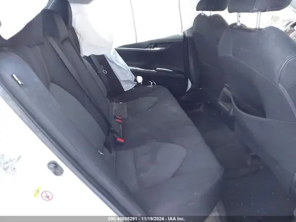 4T1B11HK0JU106634 2018 TOYOTA CAMRY - Image 8