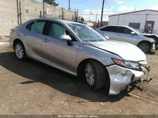4T1B11HK0JU108237 2018 TOYOTA CAMRY - Image 1