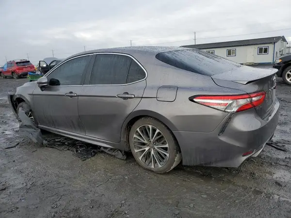 4T1B11HK0JU108450 2018 TOYOTA CAMRY - Image 2