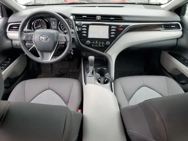 4T1B11HK0JU109811 2018 TOYOTA CAMRY - Image 8