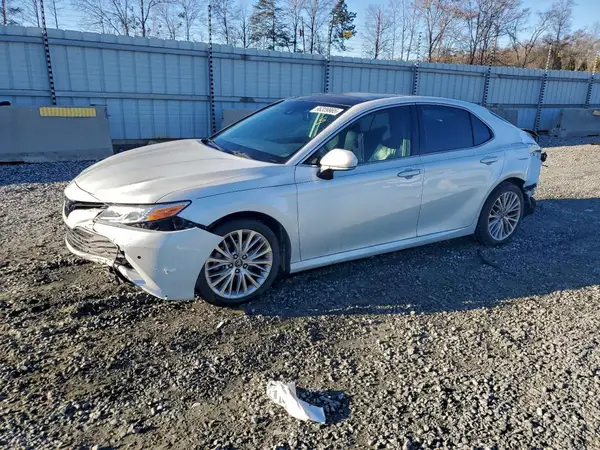 4T1B11HK0JU111493 2018 TOYOTA CAMRY - Image 1