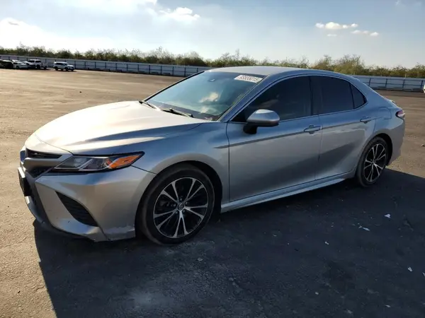 4T1B11HK0JU112806 2018 TOYOTA CAMRY - Image 1