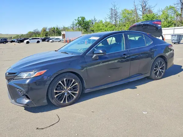 4T1B11HK0JU113471 2018 TOYOTA CAMRY - Image 1