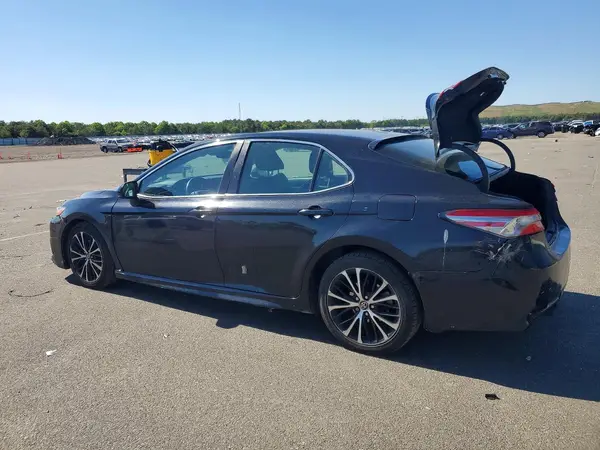 4T1B11HK0JU113471 2018 TOYOTA CAMRY - Image 2