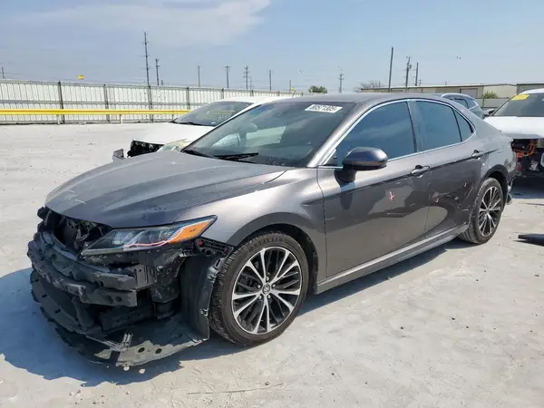 4T1B11HK0JU115270 2018 TOYOTA CAMRY - Image 1