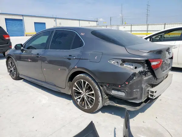 4T1B11HK0JU115270 2018 TOYOTA CAMRY - Image 2