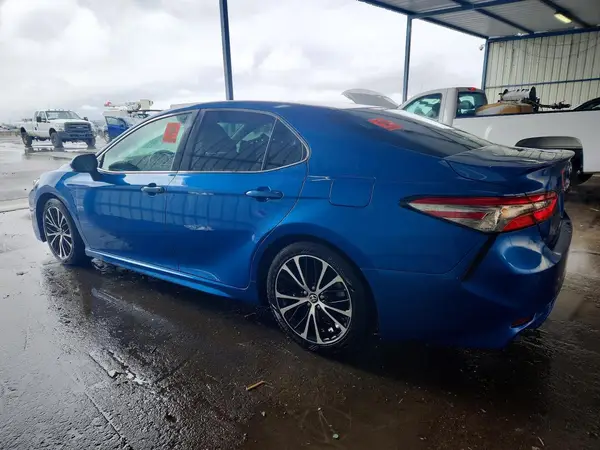 4T1B11HK0JU116192 2018 TOYOTA CAMRY - Image 2