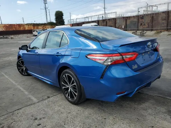 4T1B11HK0JU122817 2018 TOYOTA CAMRY - Image 2