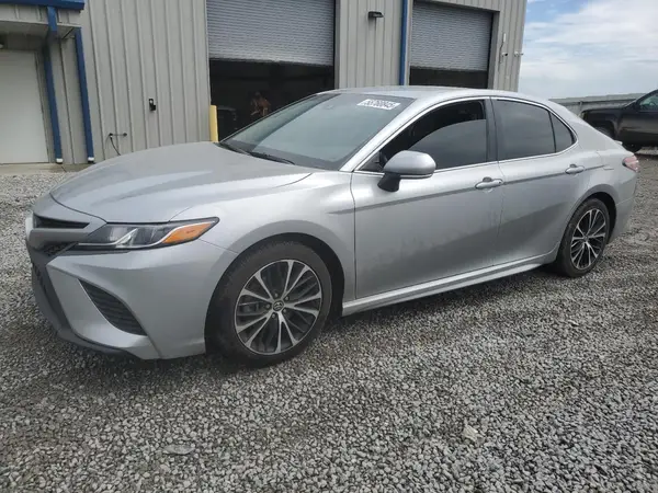 4T1B11HK0JU123904 2018 TOYOTA CAMRY - Image 1