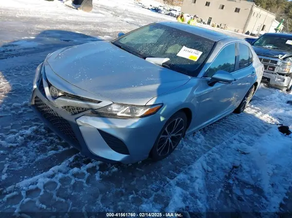 4T1B11HK0JU125782 2018 TOYOTA CAMRY - Image 2