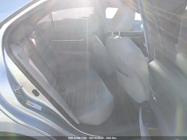 4T1B11HK0JU125782 2018 TOYOTA CAMRY - Image 8