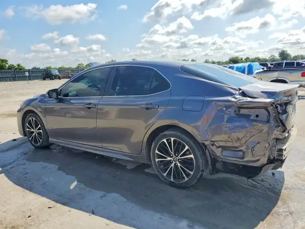 4T1B11HK0JU128746 2018 TOYOTA CAMRY - Image 2