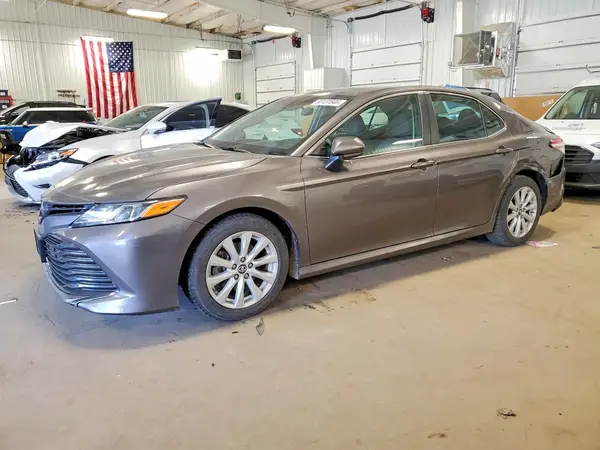 4T1B11HK0JU129007 2018 TOYOTA CAMRY - Image 1