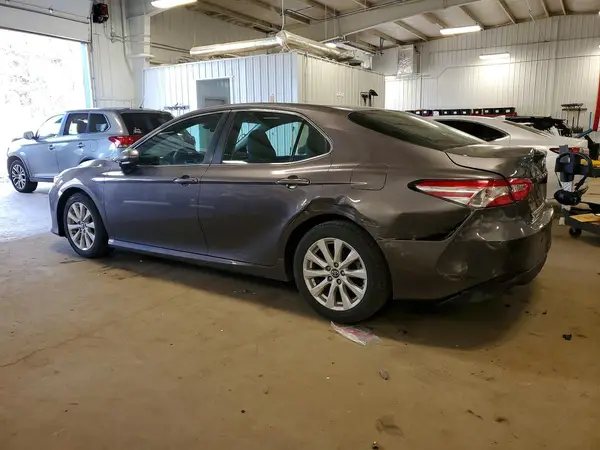 4T1B11HK0JU129007 2018 TOYOTA CAMRY - Image 2