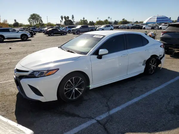 4T1B11HK0JU129119 2018 TOYOTA CAMRY - Image 1