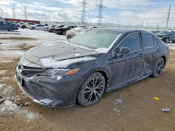 4T1B11HK0JU130545 2018 TOYOTA CAMRY - Image 1