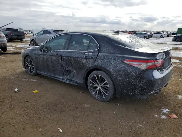 4T1B11HK0JU130545 2018 TOYOTA CAMRY - Image 2