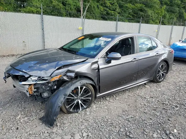 4T1B11HK0JU134918 2018 TOYOTA CAMRY - Image 1