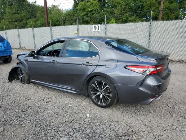 4T1B11HK0JU134918 2018 TOYOTA CAMRY - Image 2