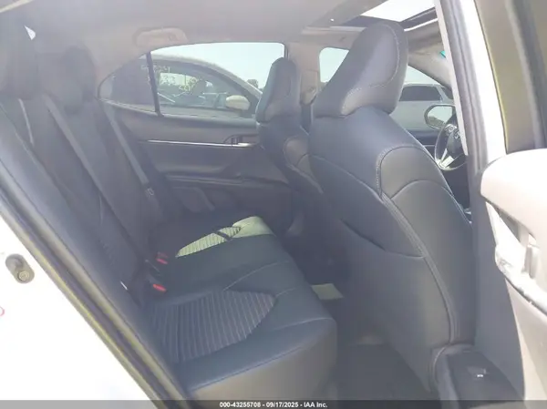 4T1B11HK0JU138158 2018 TOYOTA CAMRY - Image 8