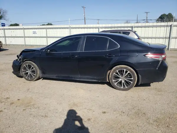 4T1B11HK0JU138337 2018 TOYOTA CAMRY - Image 2