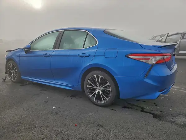 4T1B11HK0JU140394 2018 TOYOTA CAMRY - Image 2
