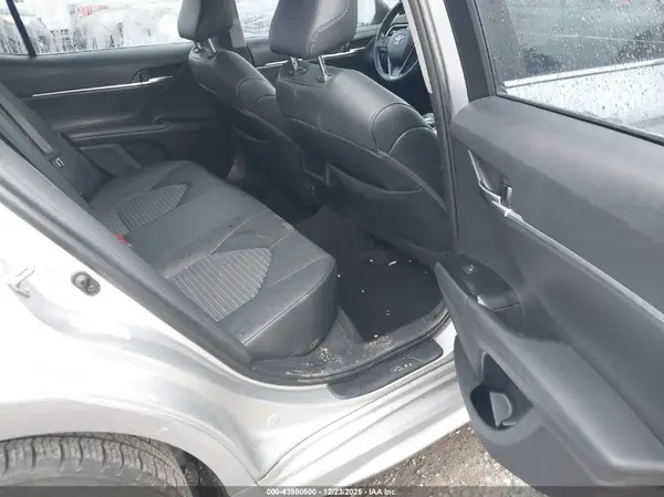 4T1B11HK0JU140668 2018 TOYOTA CAMRY - Image 8