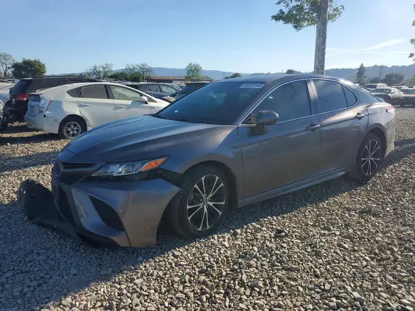 4T1B11HK0JU140847 2018 TOYOTA CAMRY - Image 1