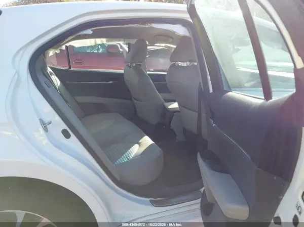 4T1B11HK0JU141335 2018 TOYOTA CAMRY - Image 8